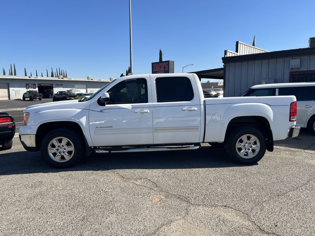 2010 GMC Sierra Image 2