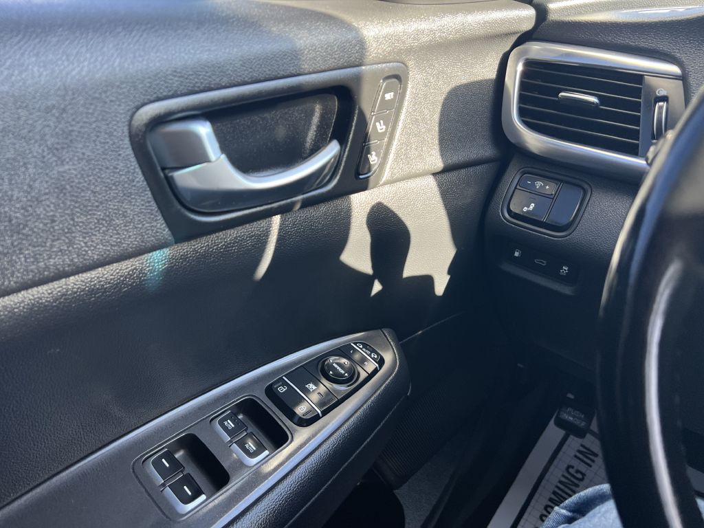 2017 Kia Optima Image 12