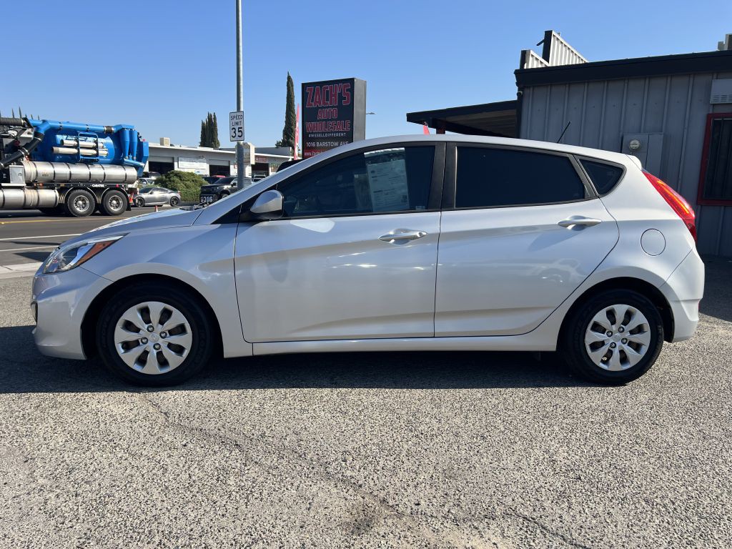 2017 Hyundai Accent Image 2