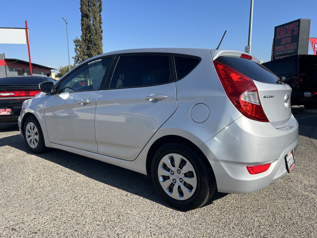2017 Hyundai Accent Image 3