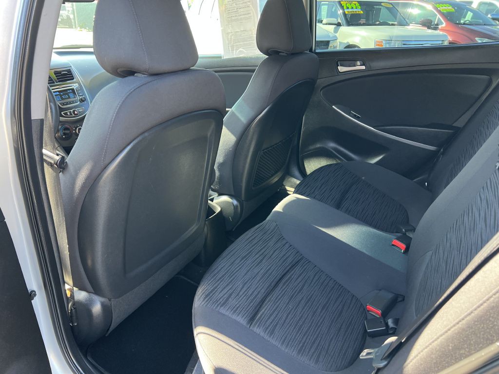 2017 Hyundai Accent Image 7