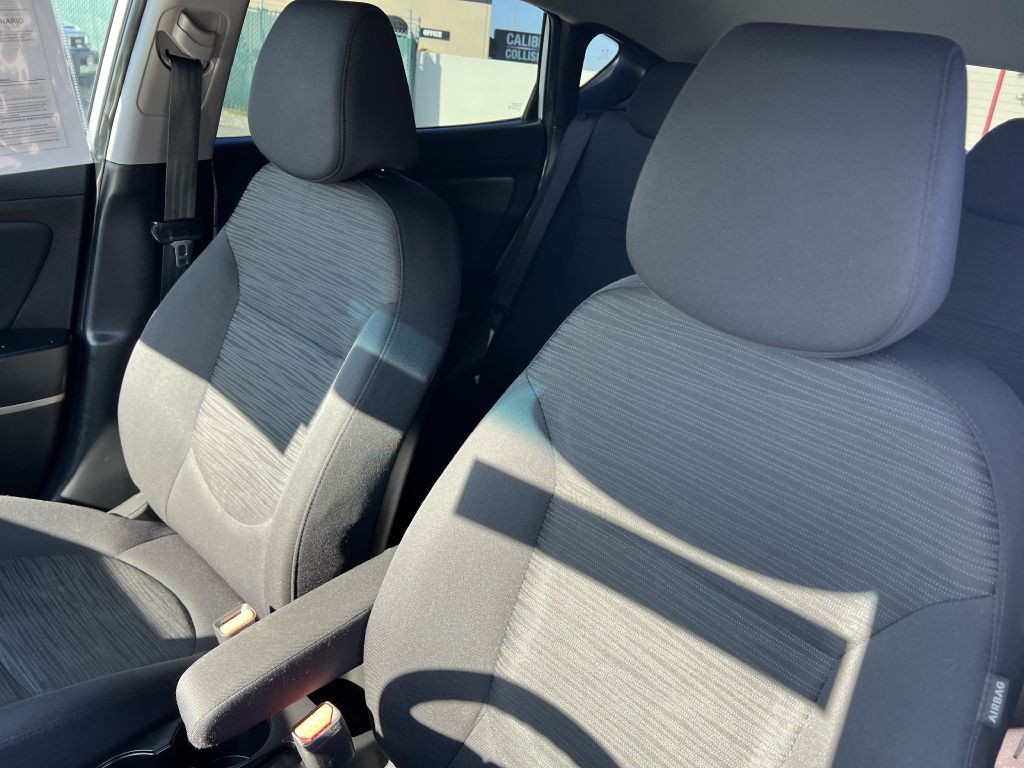 2017 Hyundai Accent Image 9