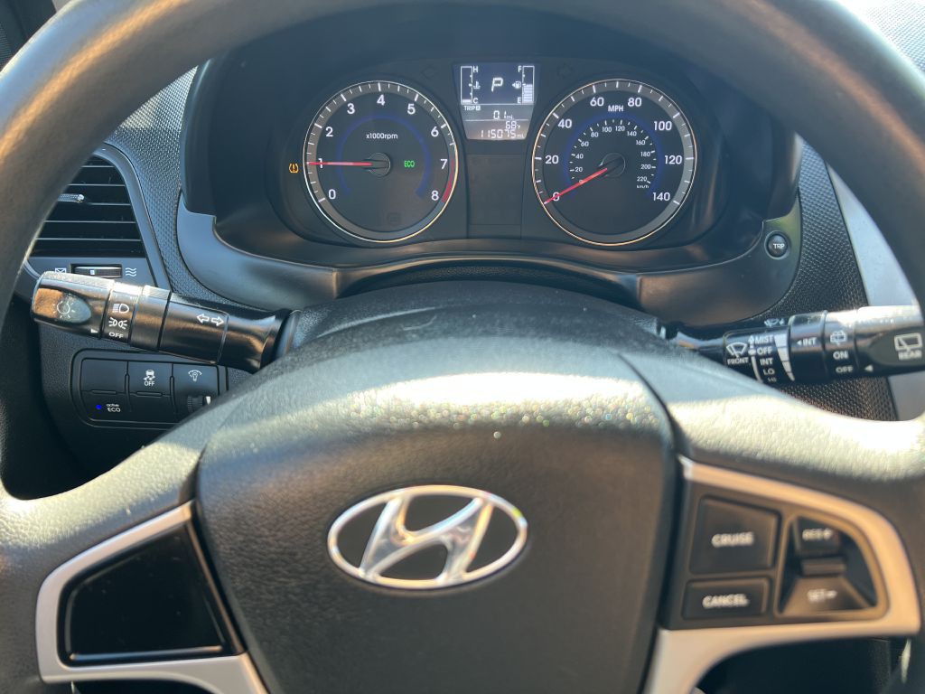 2017 Hyundai Accent Image 11