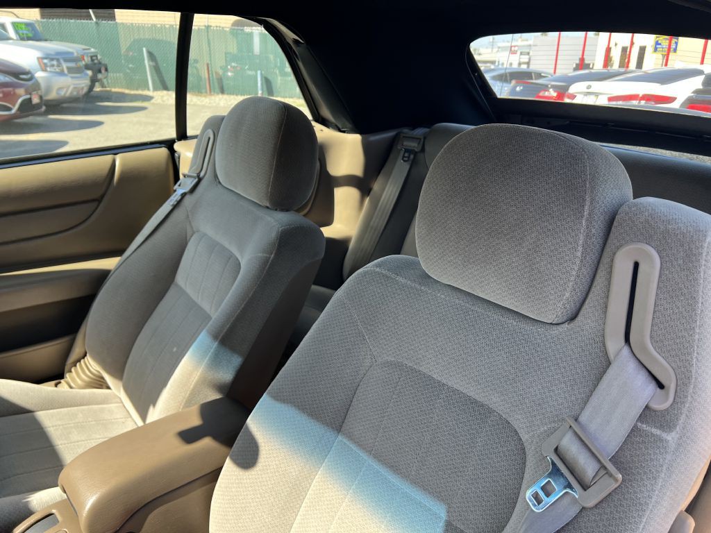2002 Chrysler Sebring Image 8