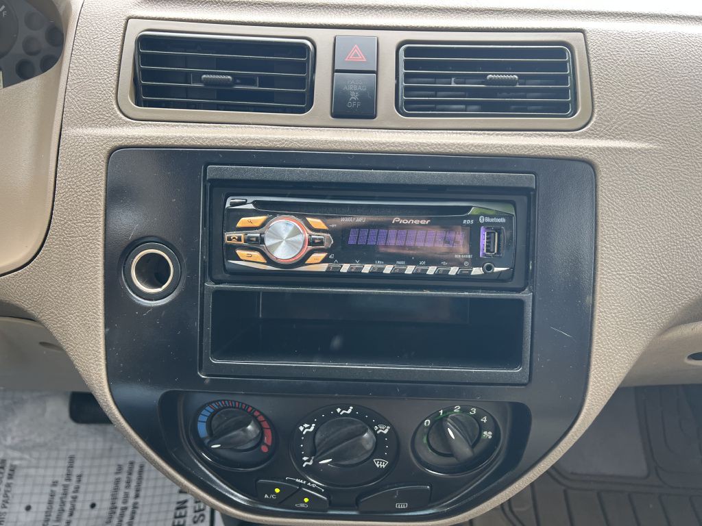 2006 Ford Focus Image 10