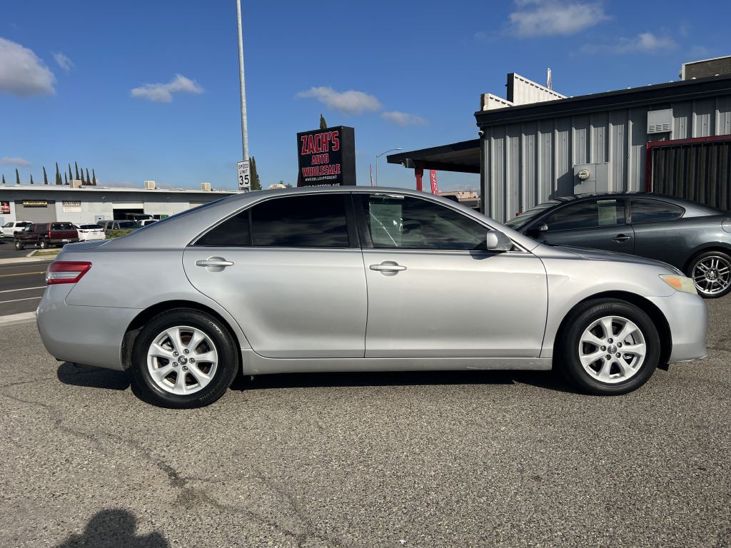 2010 Toyota Camry Image 5