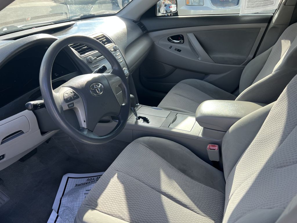 2010 Toyota Camry Image 8