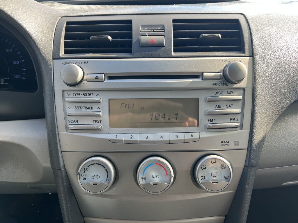 2010 Toyota Camry Image 10