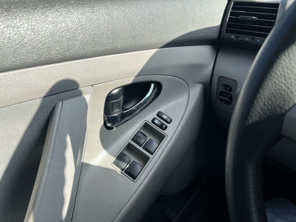 2010 Toyota Camry Image 12