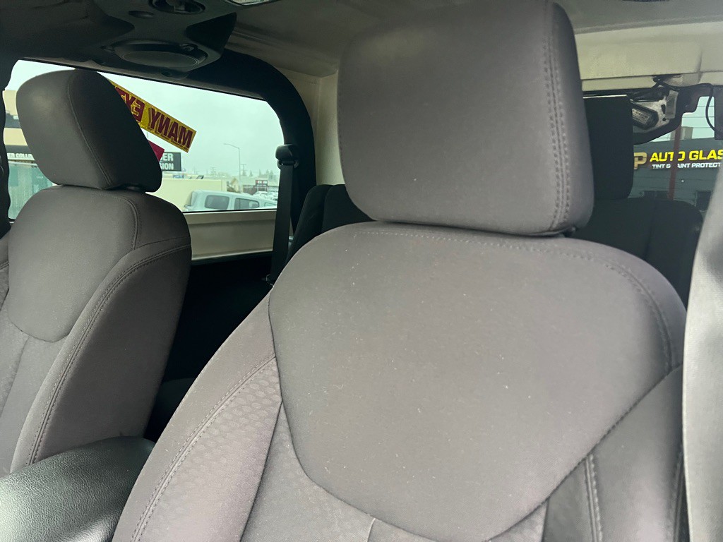 2013 Jeep Wrangler Image 8