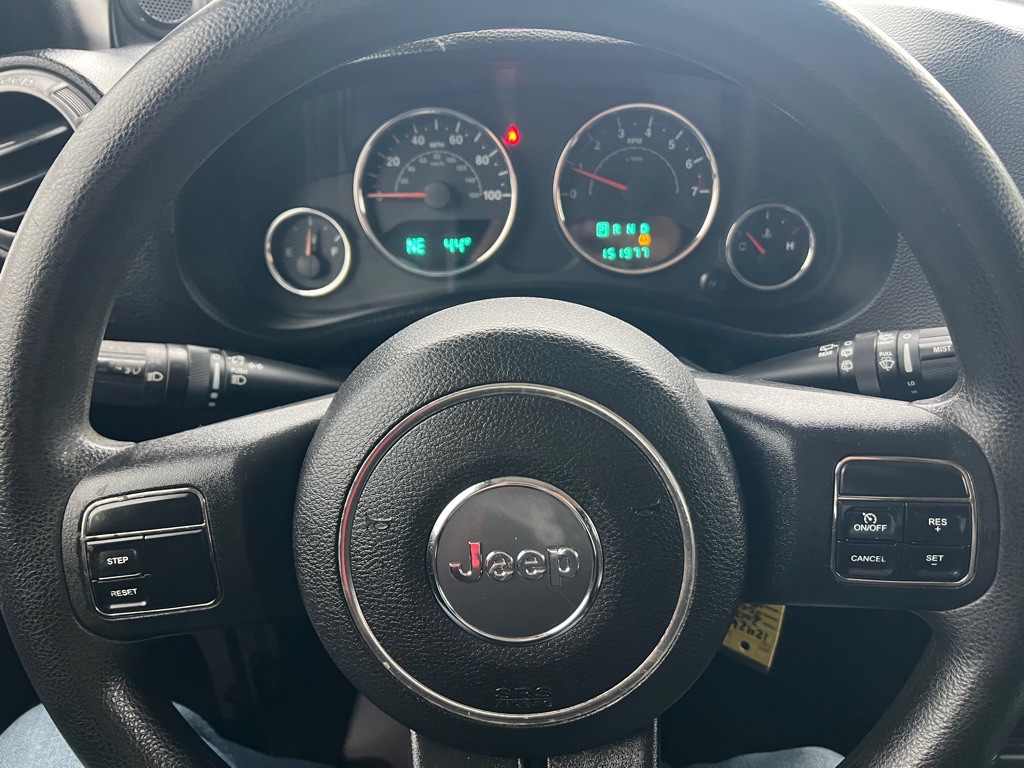 2013 Jeep Wrangler Image 12