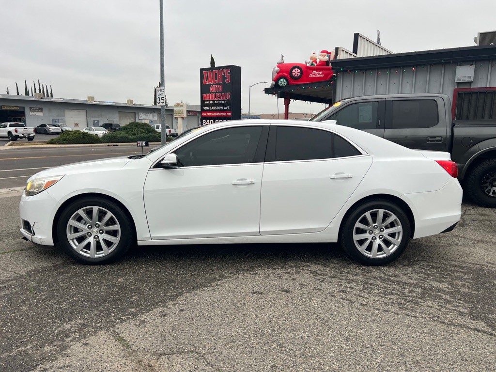 2015 Chevrolet Malibu Image 2