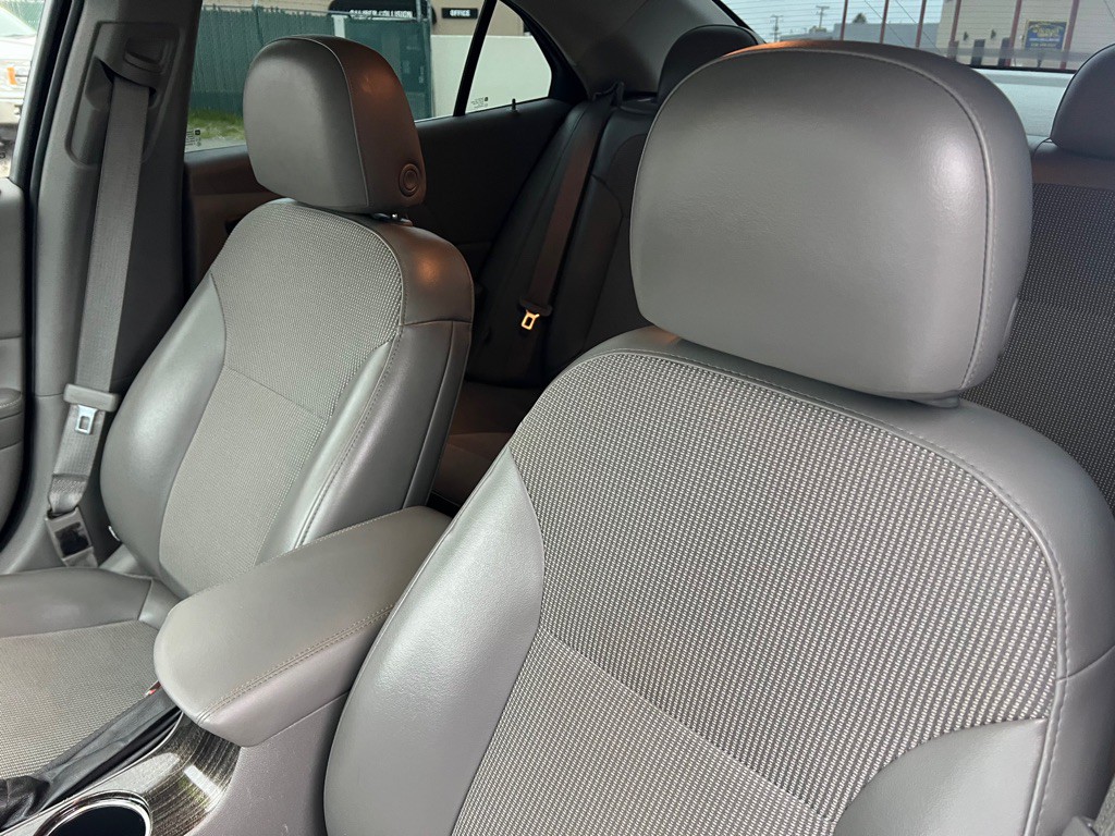 2015 Chevrolet Malibu Image 9