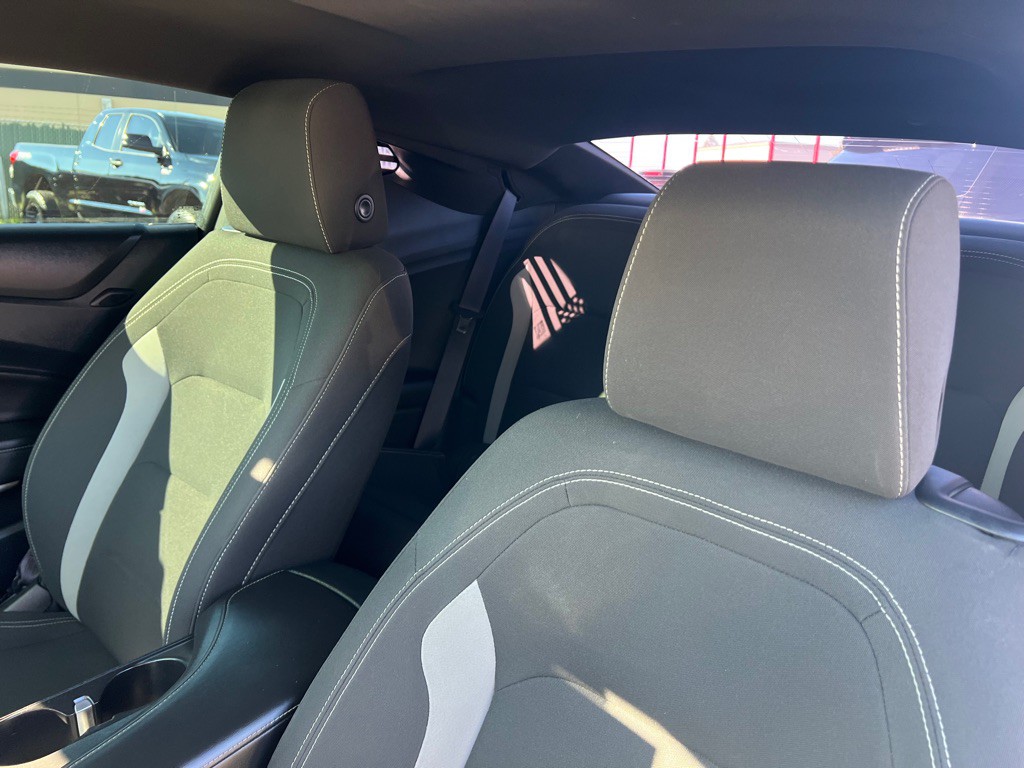 2016 Chevrolet Camaro Image 8