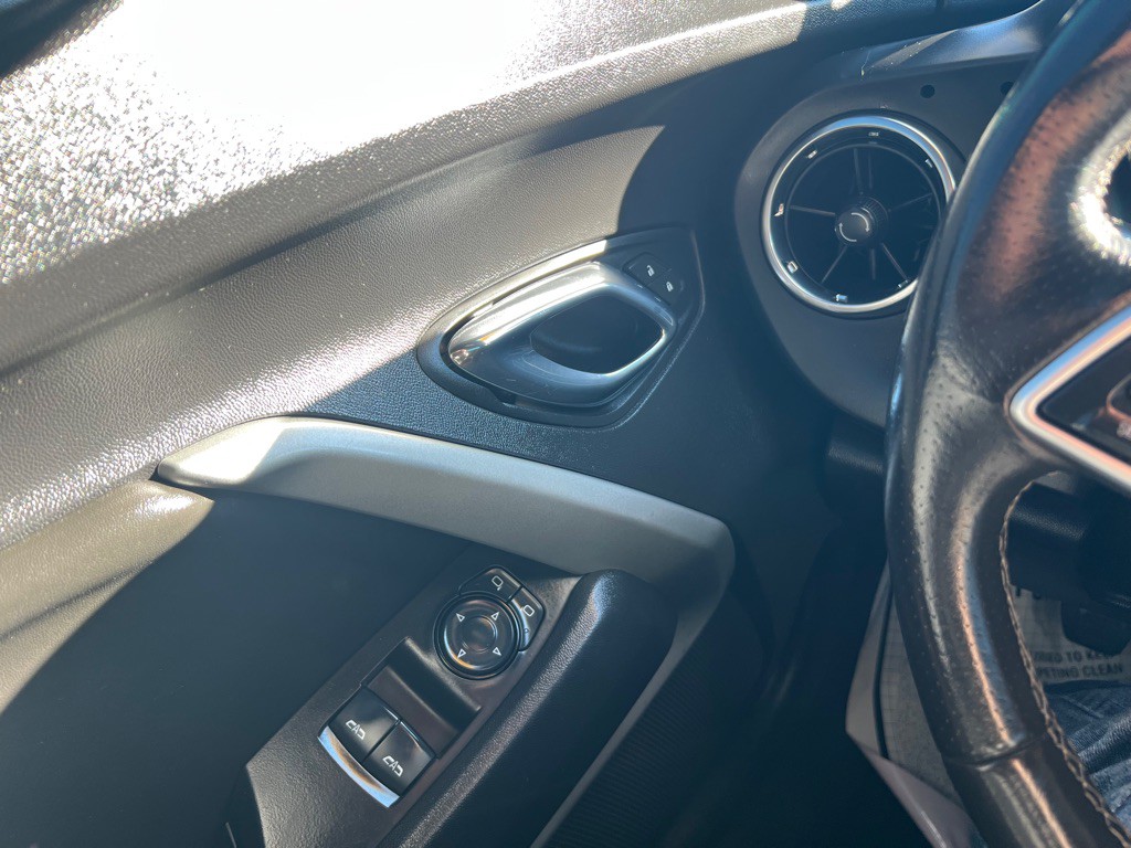 2016 Chevrolet Camaro Image 12