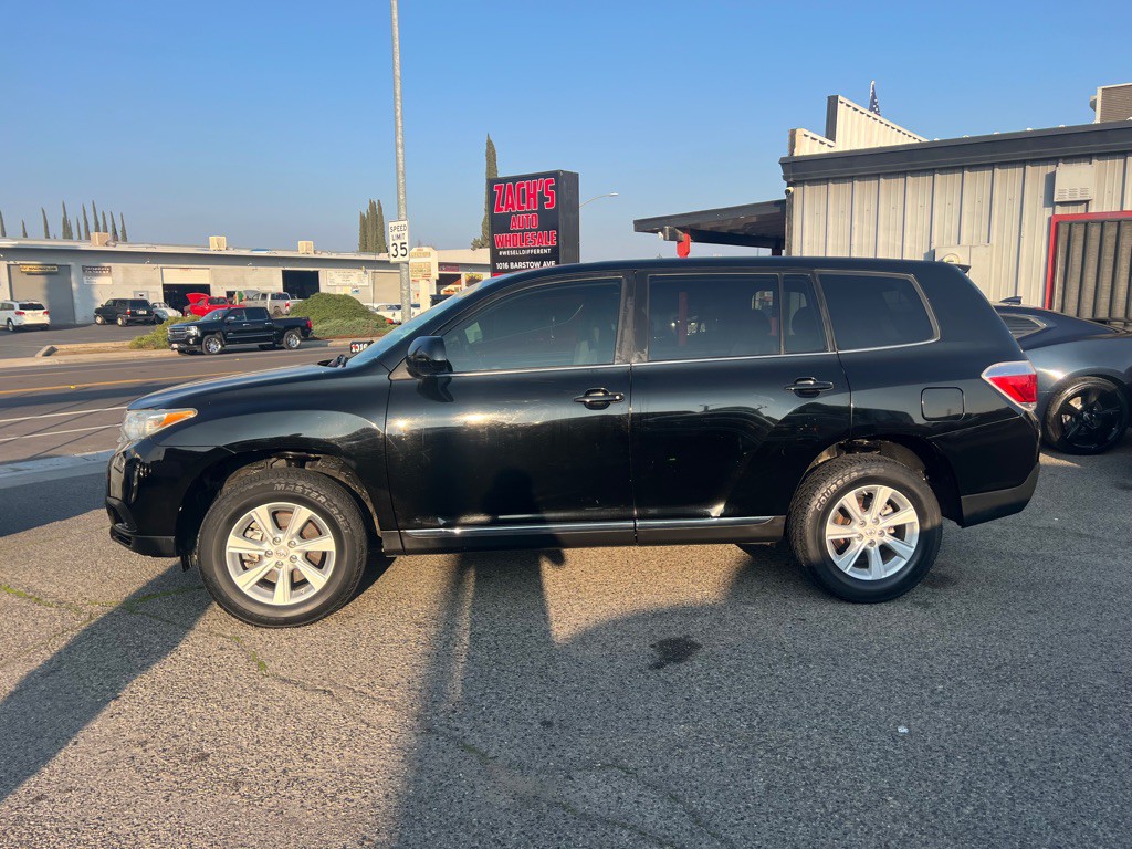 2011 Toyota Highlander Image 2