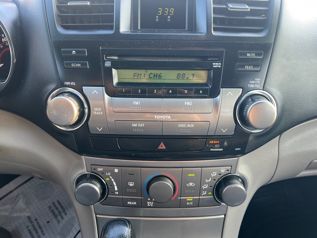 2011 Toyota Highlander Image 10