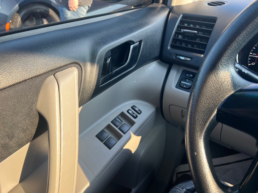 2011 Toyota Highlander Image 12