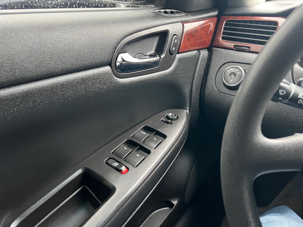 2006 Chevrolet Impala Image 12