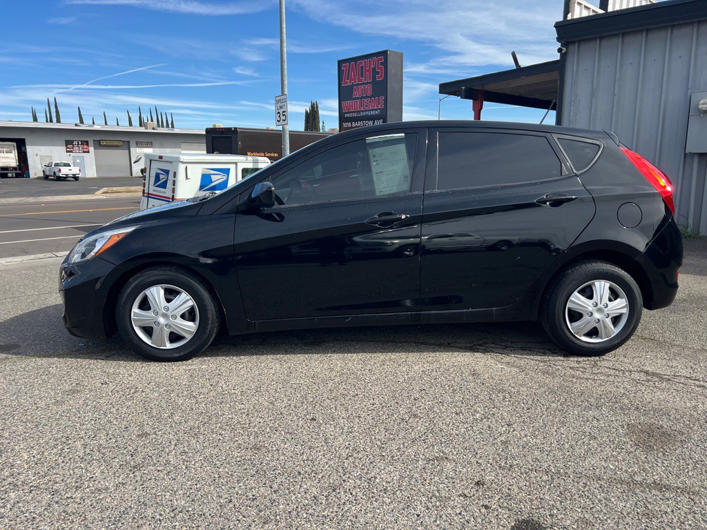 2017 Hyundai Accent Image 2