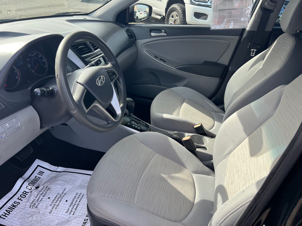 2017 Hyundai Accent Image 8