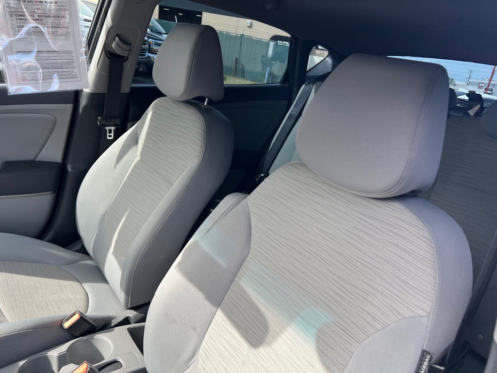 2017 Hyundai Accent Image 9