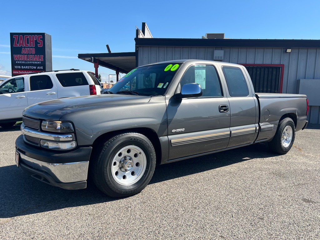 2000 Chevrolet Silverado 1500 Image 1