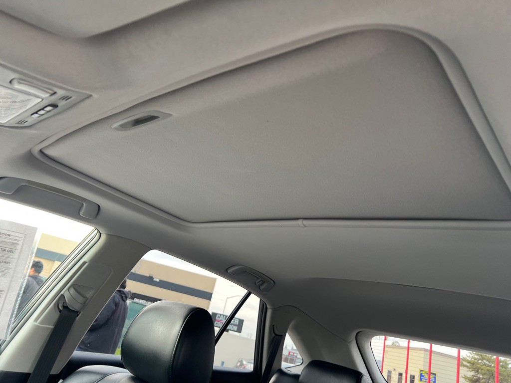 2004 Lexus RX Image 10