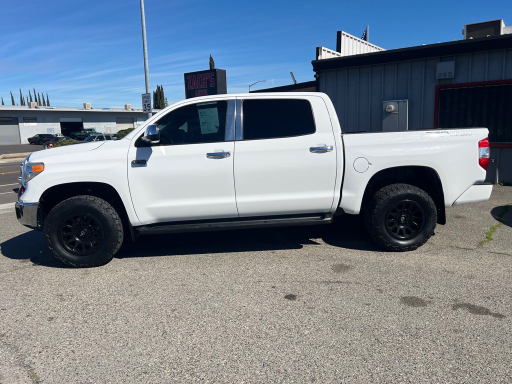 2015 Toyota Tundra Image 2