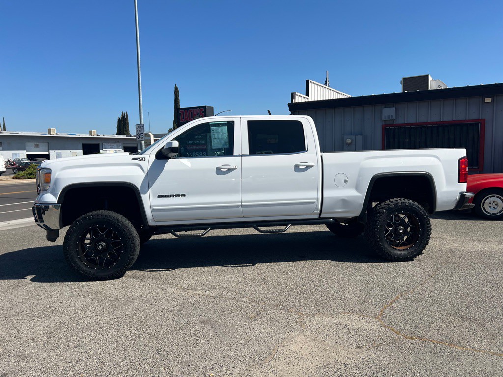 2014 GMC Sierra Image 2