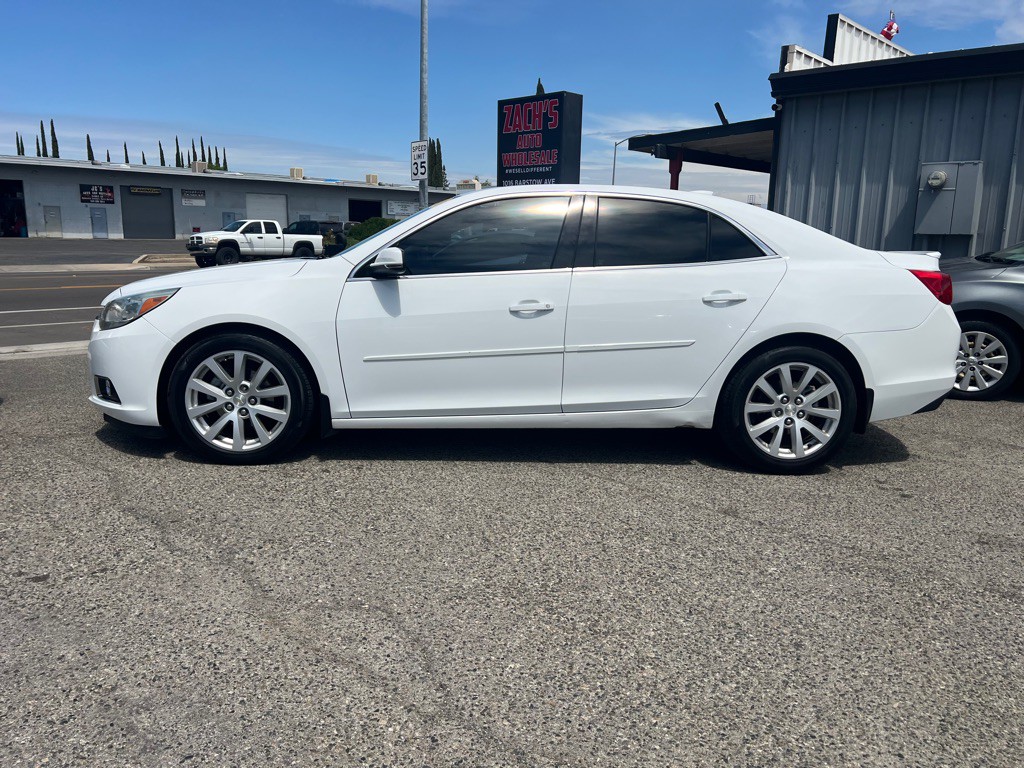 2015 Chevrolet Malibu Image 2