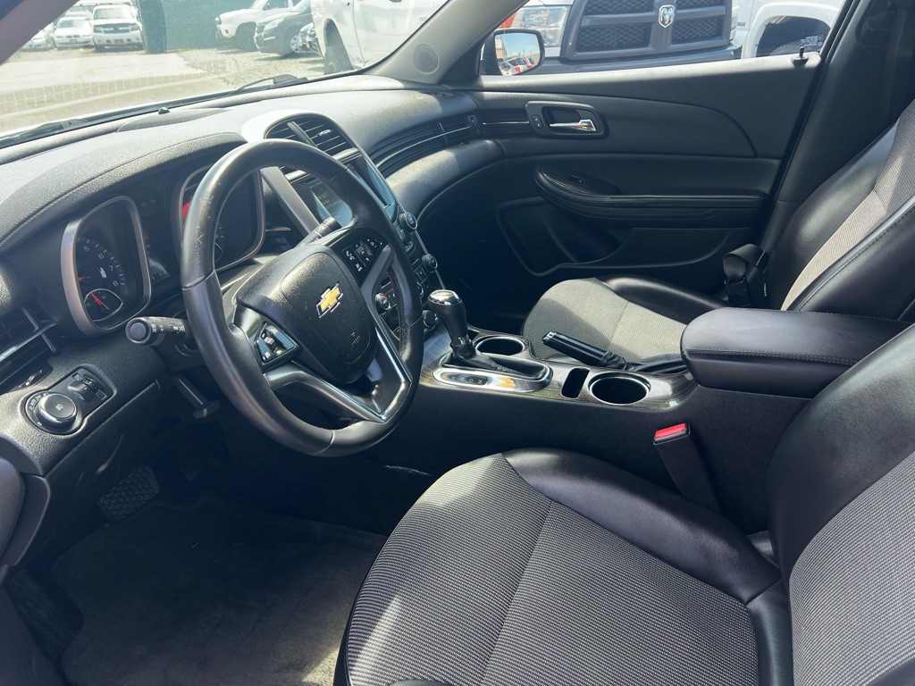 2015 Chevrolet Malibu Image 8