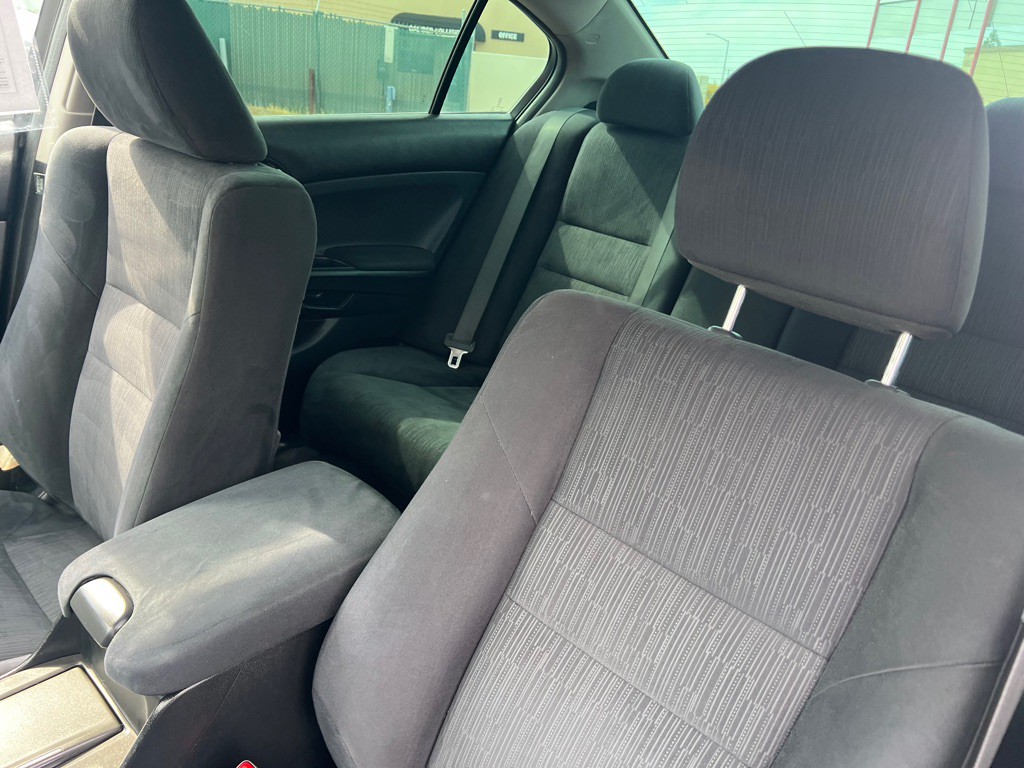 2012 Honda Accord Image 9