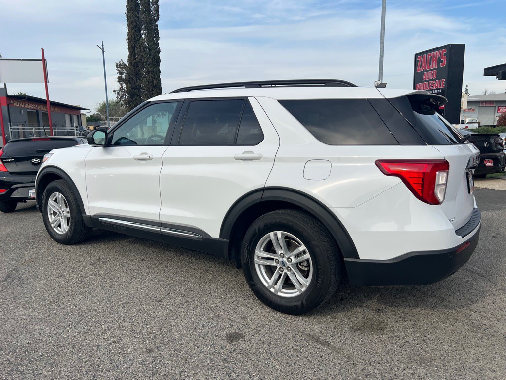 2021 Ford Explorer Image 3