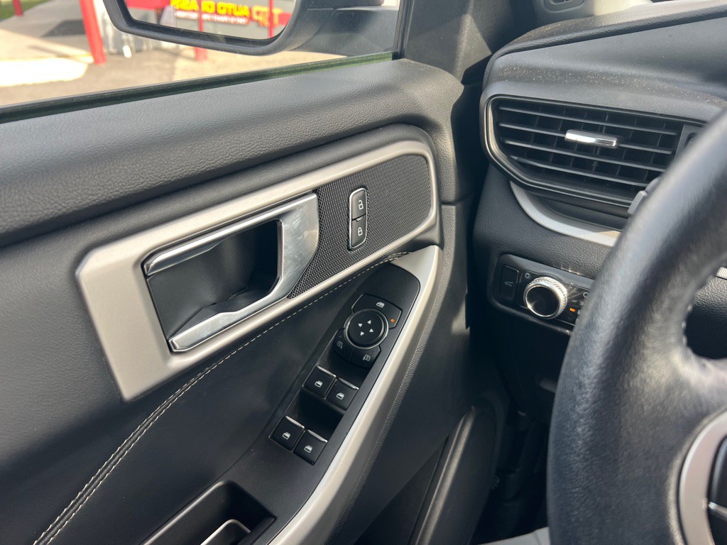 2021 Ford Explorer Image 12