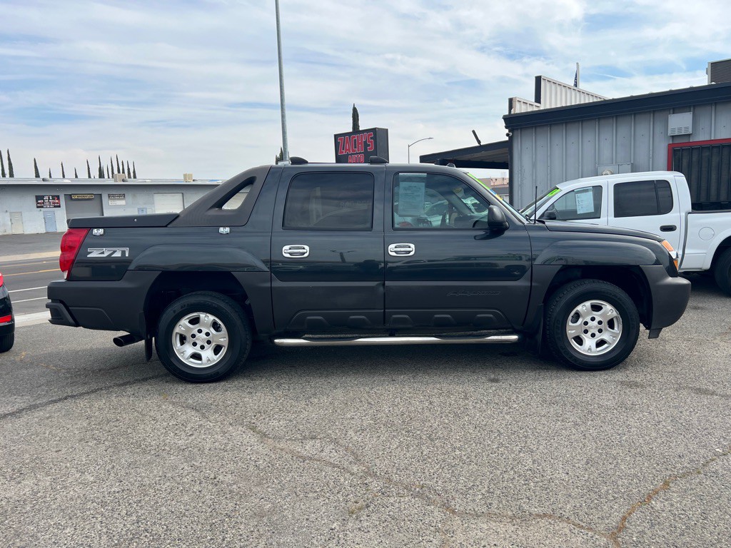 2005 Chevrolet Avalanche Image 5