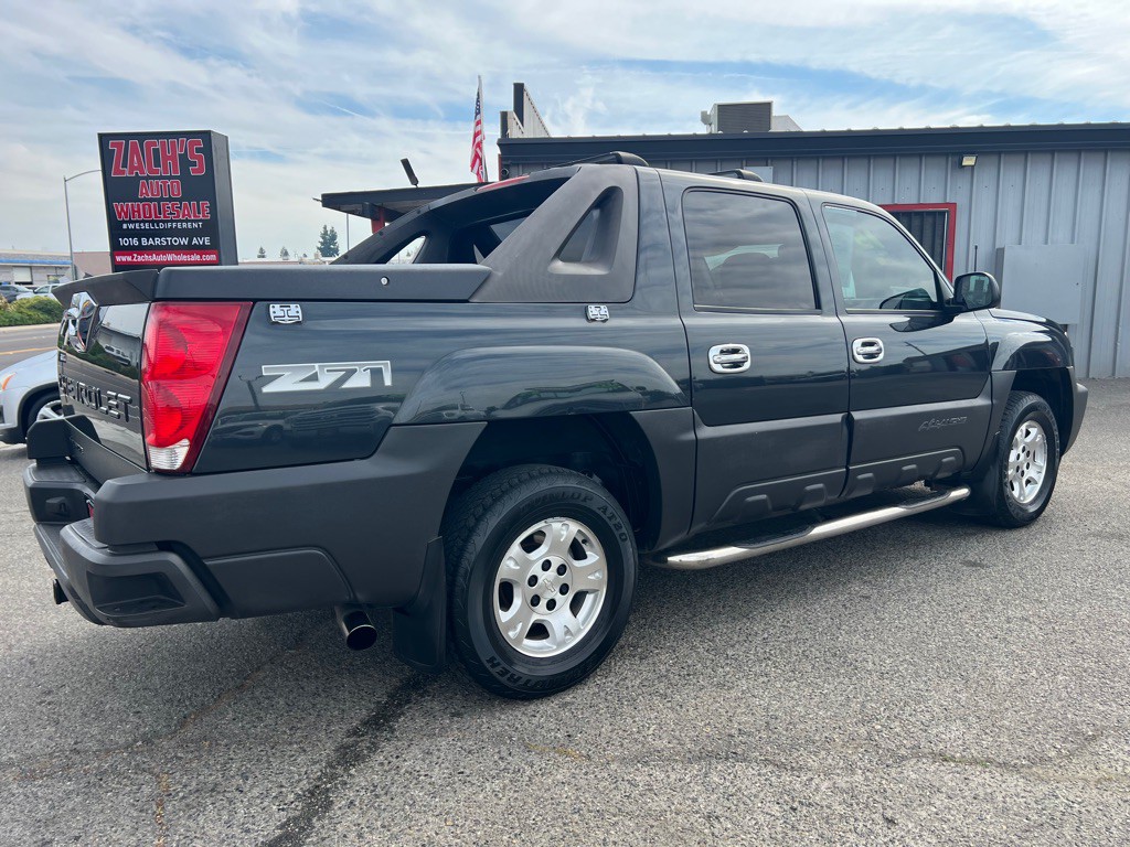 2005 Chevrolet Avalanche Image 6