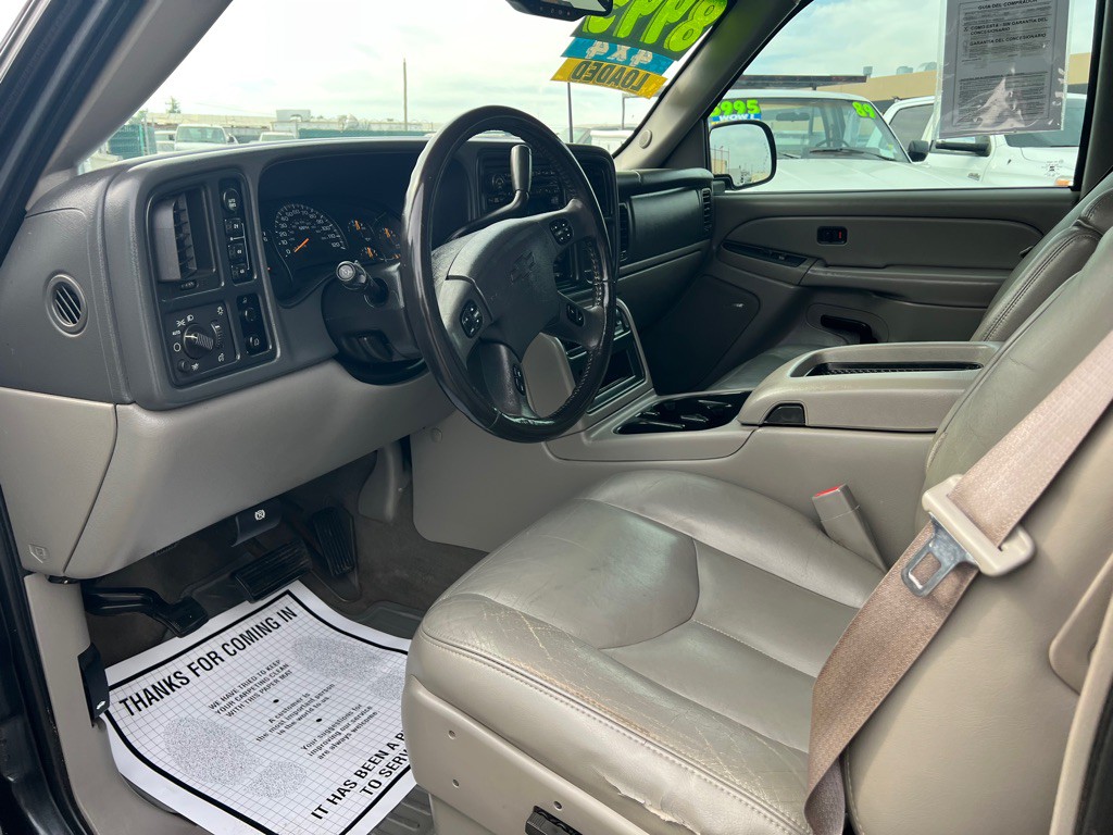 2005 Chevrolet Avalanche Image 8