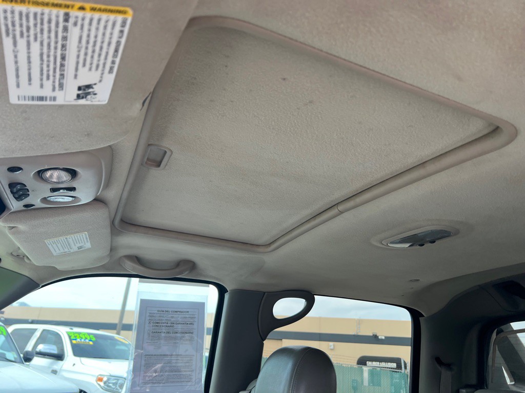 2005 Chevrolet Avalanche Image 10