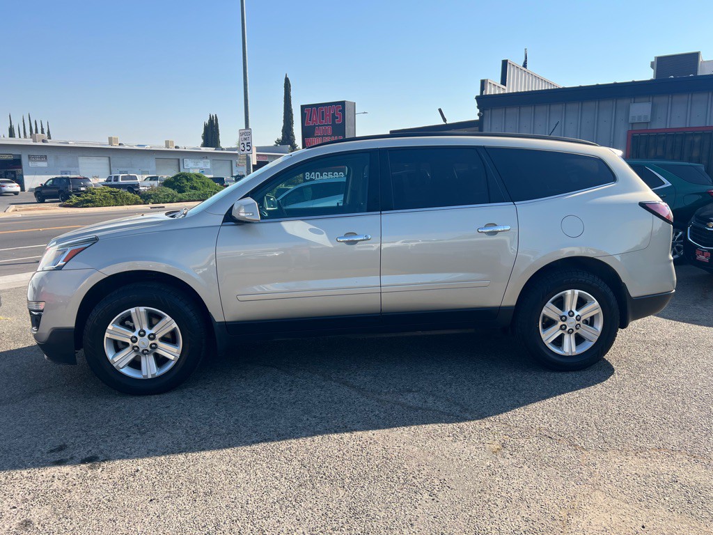 2013 Chevrolet Traverse Image 2