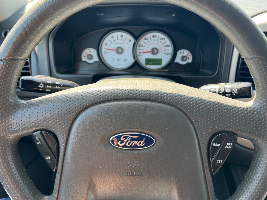 2007 Ford Escape Image 11
