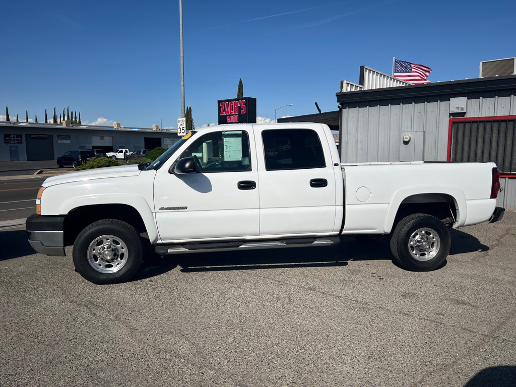 2005 Chevrolet Silverado 1500 Image 2