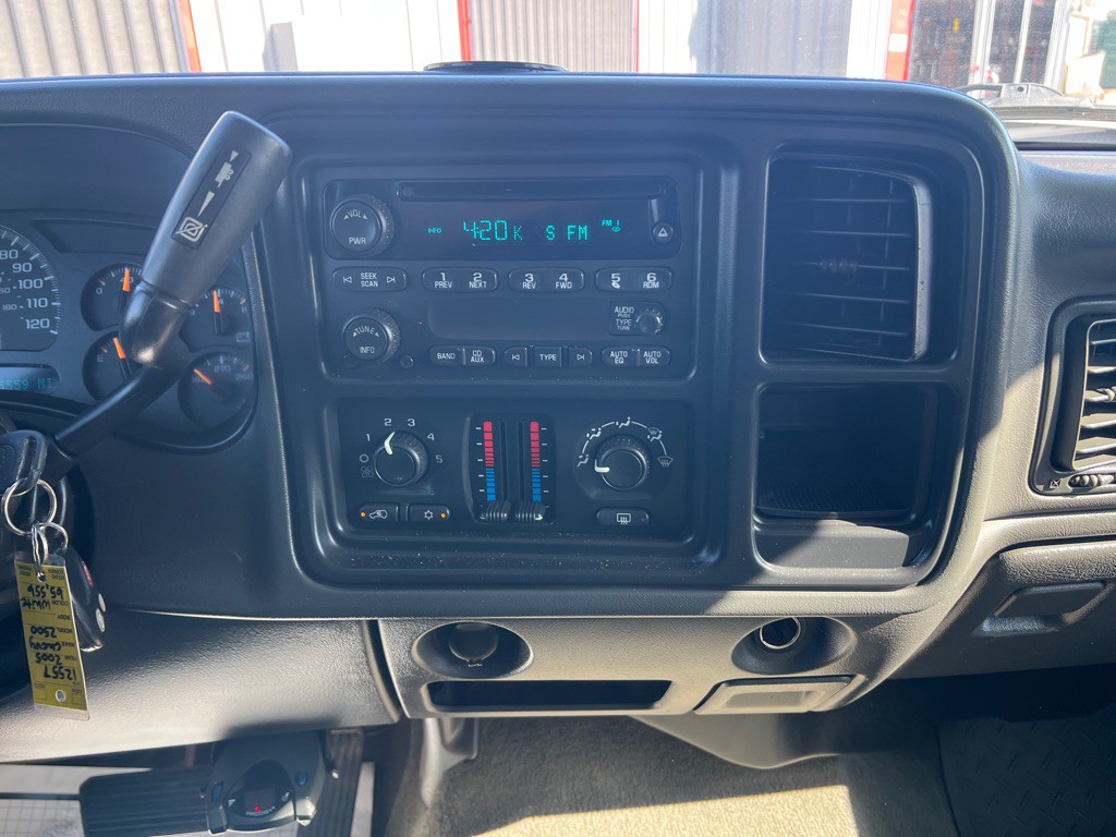 2005 Chevrolet Silverado 1500 Image 10