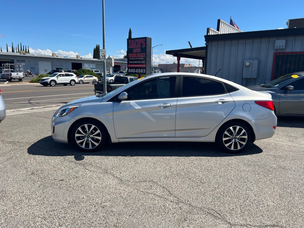 2017 Hyundai Accent Image 2
