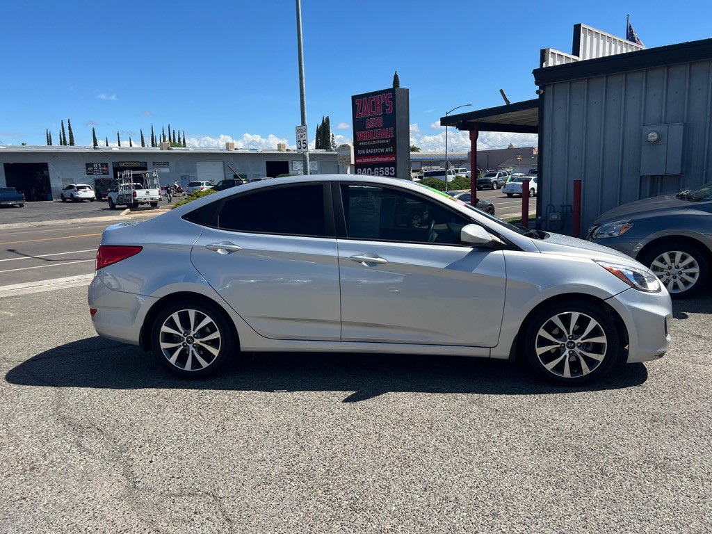 2017 Hyundai Accent Image 5