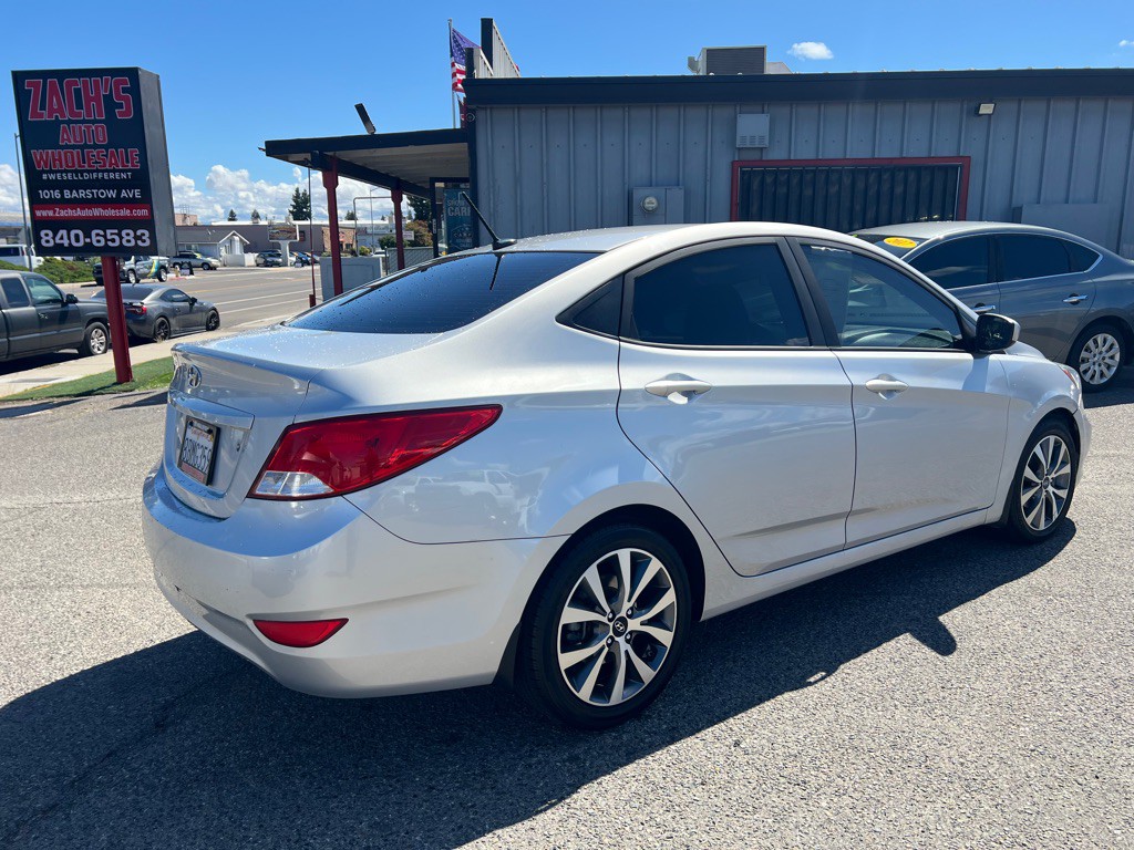 2017 Hyundai Accent Image 6