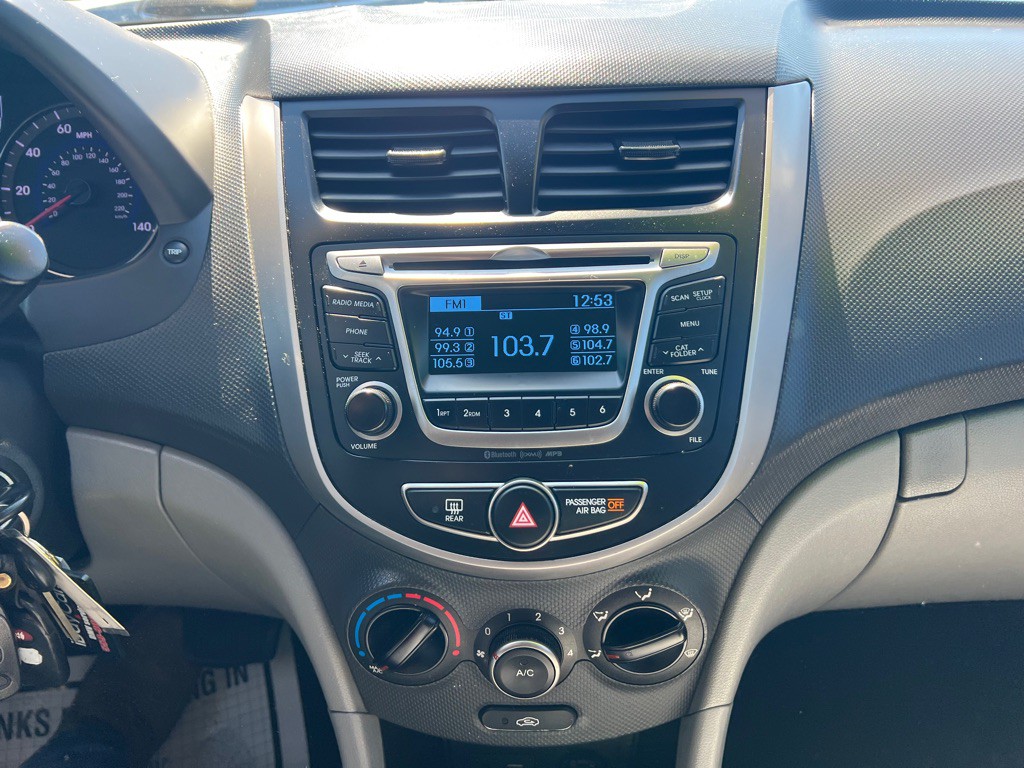 2017 Hyundai Accent Image 10