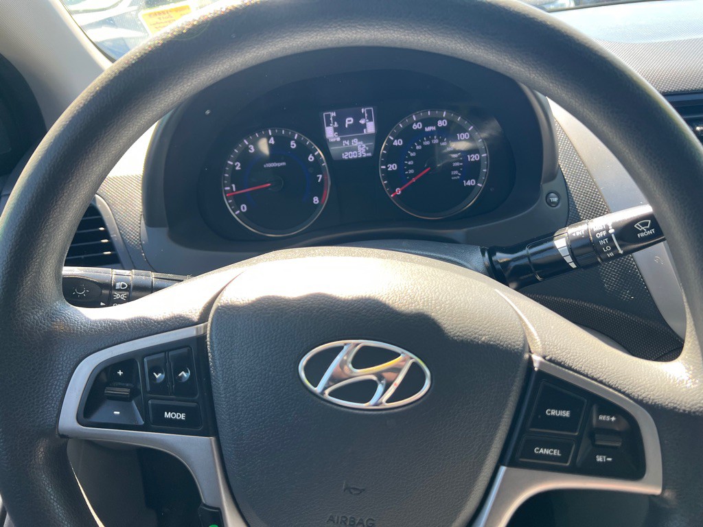 2017 Hyundai Accent Image 11