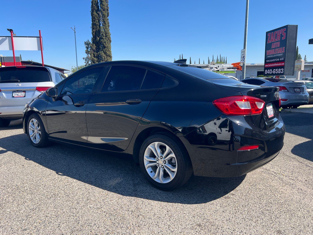 2019 Chevrolet Cruze Image 3