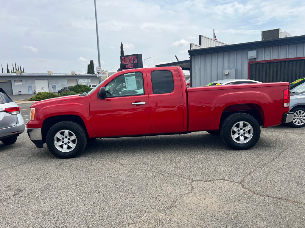 2007 GMC Sierra Image 2